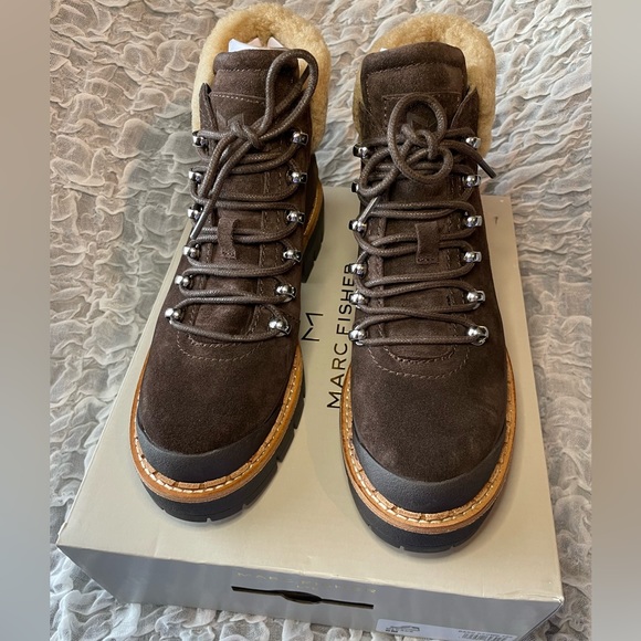 💥NWT💥 Marc Fisher LTD Cade Genuine Shearling Cuff Lace-up Boot - Picture 10 of 15